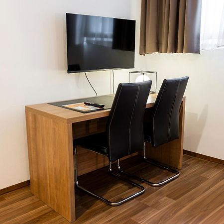 Orange Hotel Und Apartments Neu-Ulm Εξωτερικό φωτογραφία