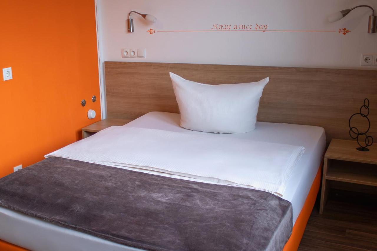 Orange Hotel Und Apartments Neu-Ulm Εξωτερικό φωτογραφία
