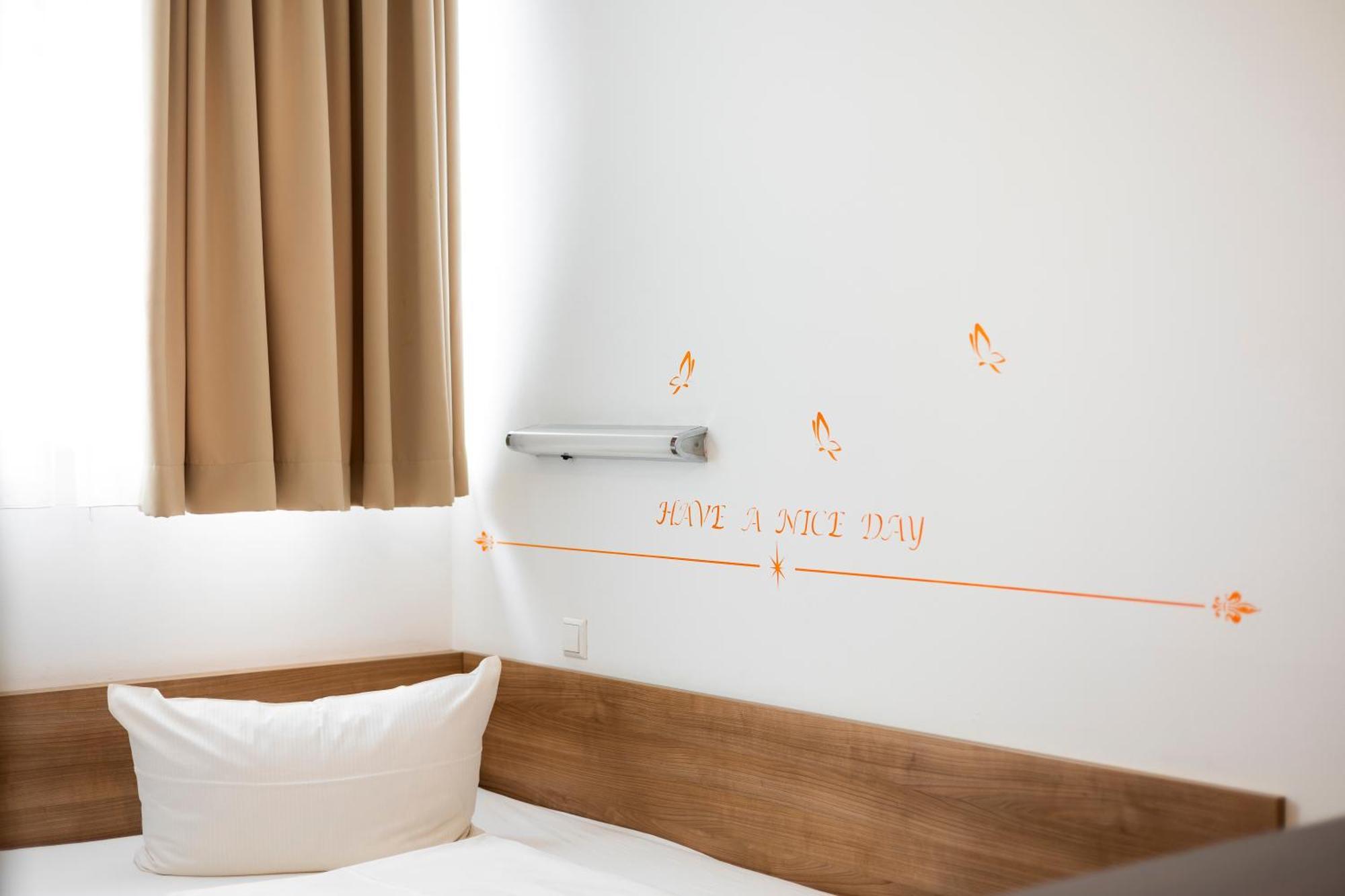 Orange Hotel Und Apartments Neu-Ulm Εξωτερικό φωτογραφία