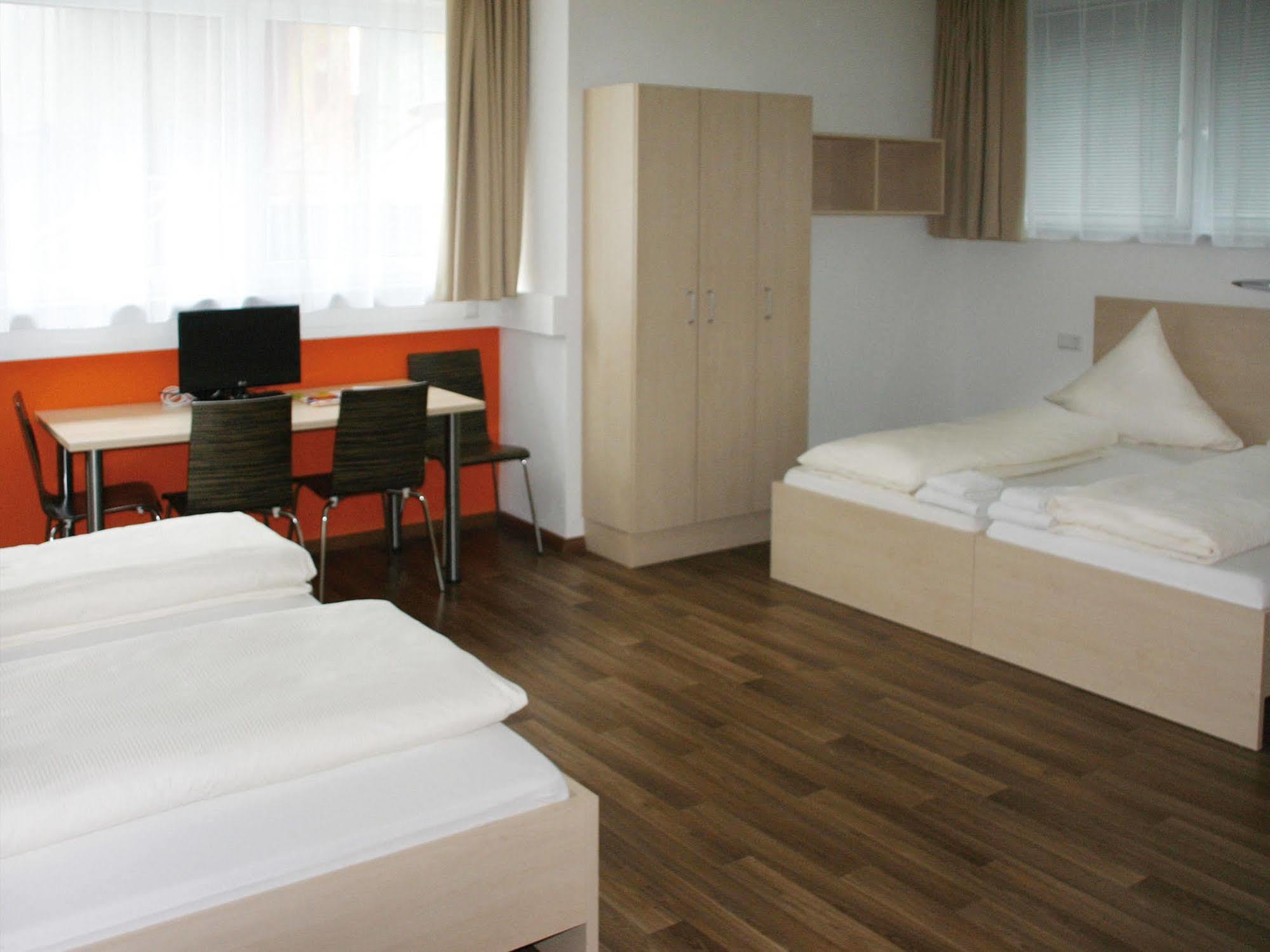 Orange Hotel Und Apartments Neu-Ulm Εξωτερικό φωτογραφία