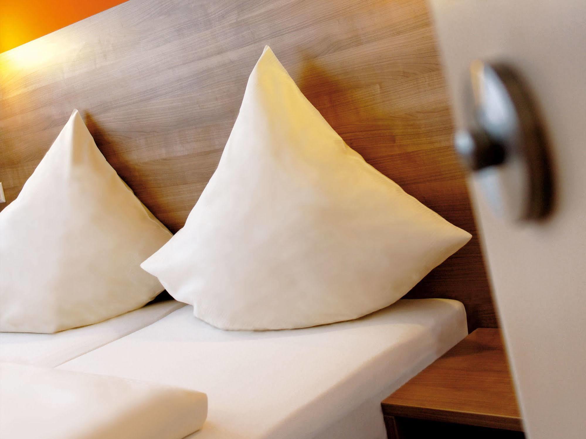 Orange Hotel Und Apartments Neu-Ulm Εξωτερικό φωτογραφία