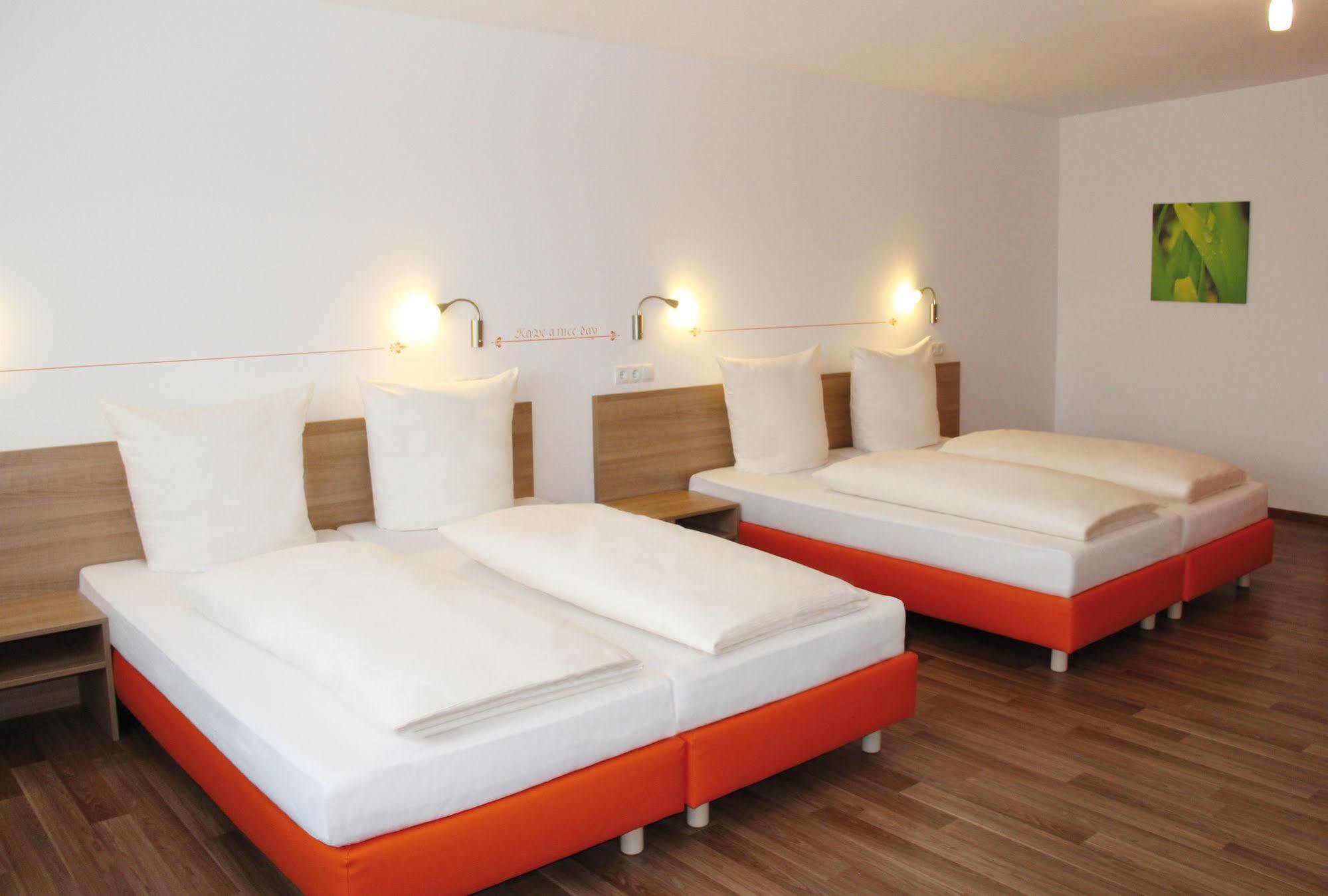 Orange Hotel Und Apartments Neu-Ulm Εξωτερικό φωτογραφία
